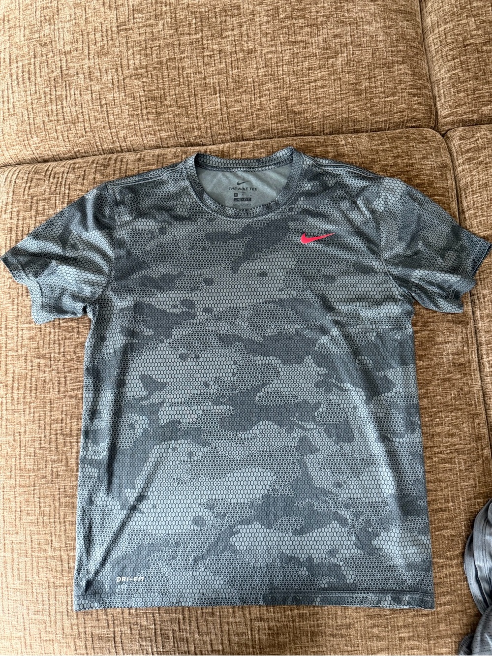 Nike Men’s Gray Camo Dri-FIT Short Sleeve Tee with Pink Swoosh